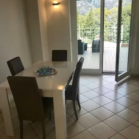 Les Mimosas Èze